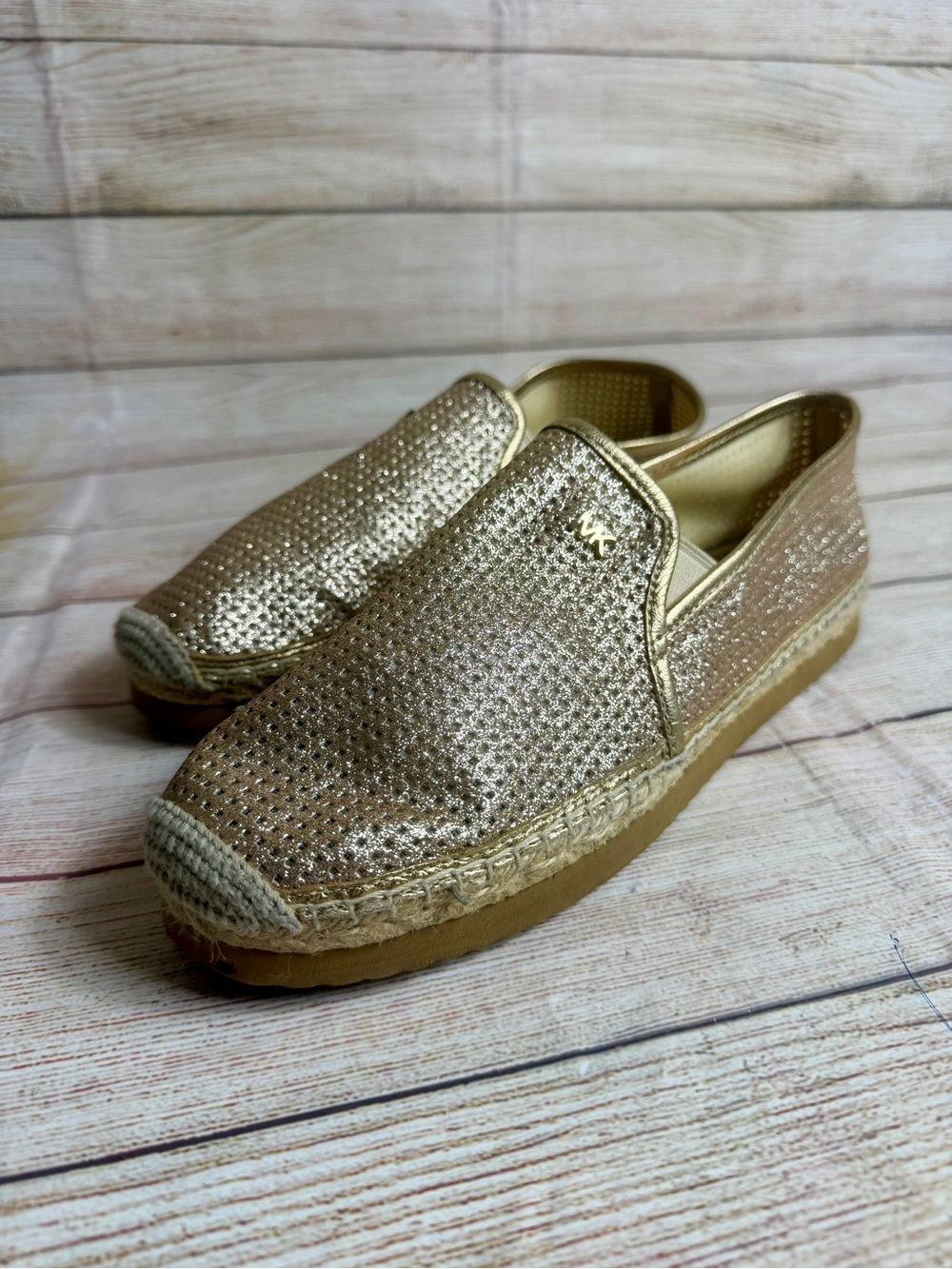 Michael Kors Hastings slip-on espadrilles. Gold leather. Size 9